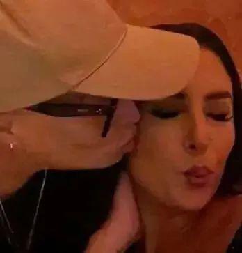 科比去世3年后，妻子高调晒亲吻照：“果然装不下去了！”