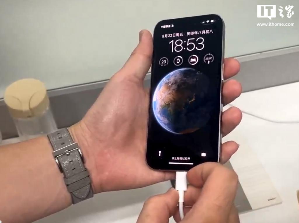 iPhone 15系列无法用华为充电器，苹果客服称因后者不支持PD协议