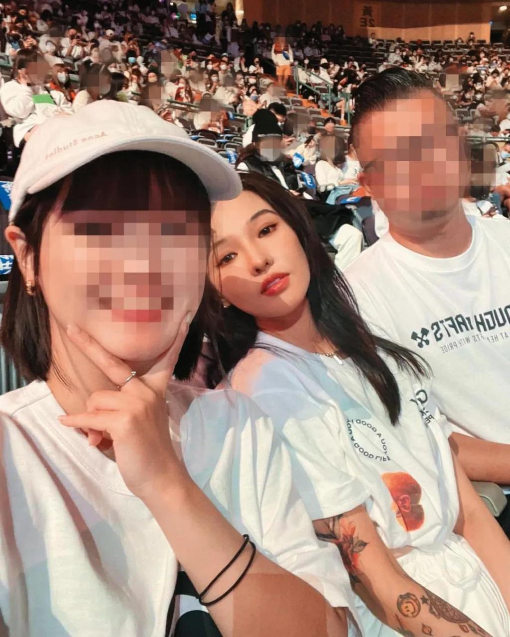 欧弟离婚两年，酒后抱柱温存，美艳前妻两度“姐弟恋”……