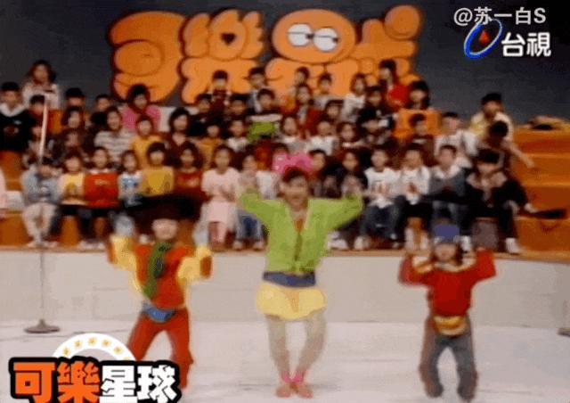 欧弟离婚两年，酒后抱柱温存，美艳前妻两度“姐弟恋”……