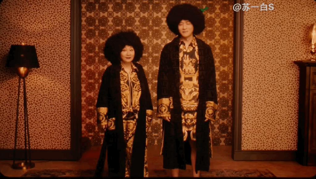 欧弟离婚两年，酒后抱柱温存，美艳前妻两度“姐弟恋”……