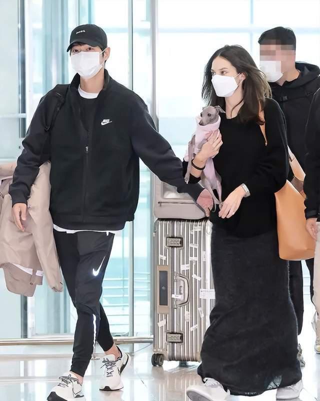 宋仲基回应妻子二婚生过娃:感觉新闻就像是写小说