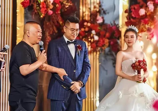 郭德纲现身墨尔本，王惠与小儿子均露面，一家三口罕同框
