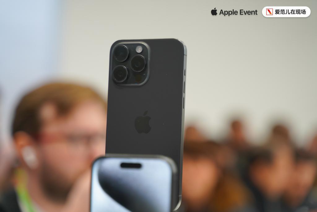 华为 Mate60 系列正加班加点紧急生产 / 会说话能识图的 ChatGPT 来了/ 微信广告将可直跳淘宝天猫