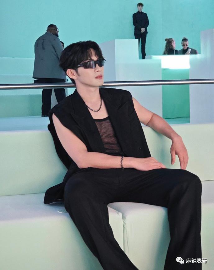 天啊，这两位还能救一救吗？