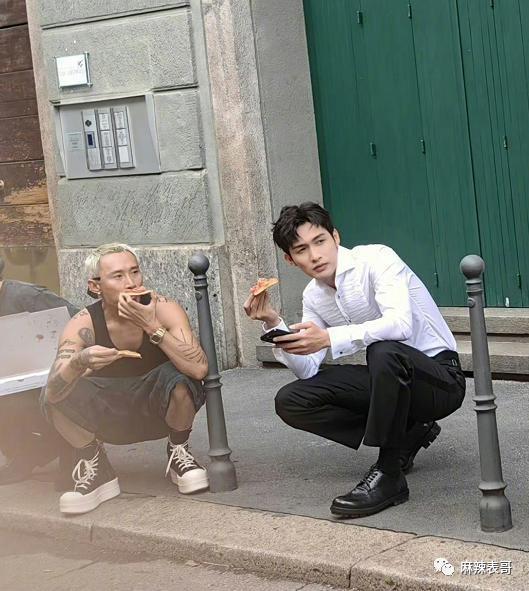 天啊，这两位还能救一救吗？