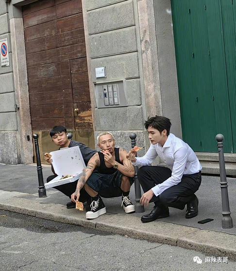 天啊，这两位还能救一救吗？