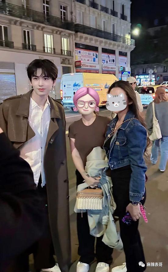 天啊，这两位还能救一救吗？