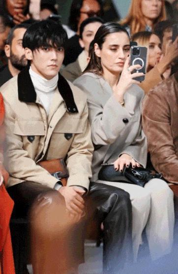 天啊，这两位还能救一救吗？