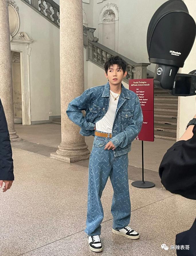 天啊，这两位还能救一救吗？