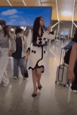 天啊，这两位还能救一救吗？