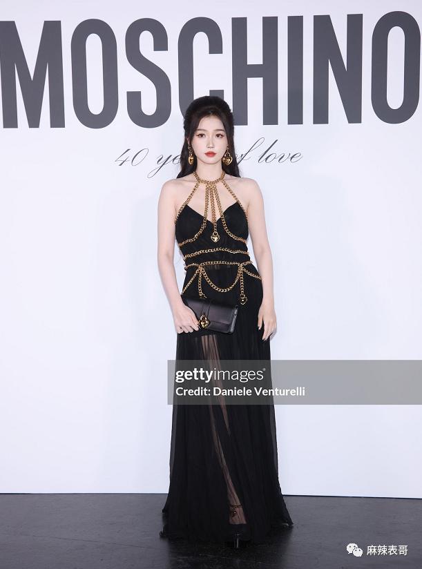 天啊，这两位还能救一救吗？