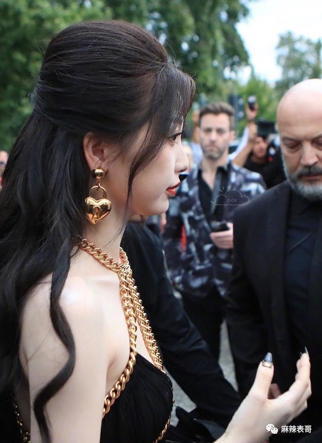 天啊，这两位还能救一救吗？