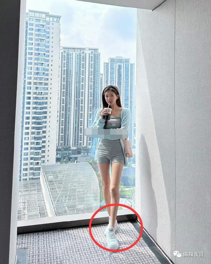 天啊，这两位还能救一救吗？