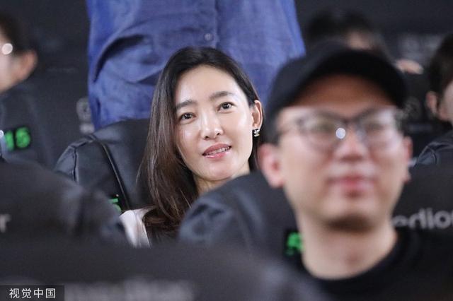 佟丽娅卢婧姗等现身《前任4：英年早婚》北京首映礼