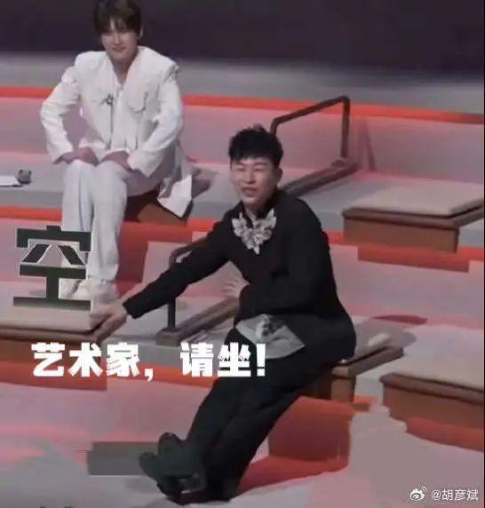 一夜翻红的他，除了脸都是顶配