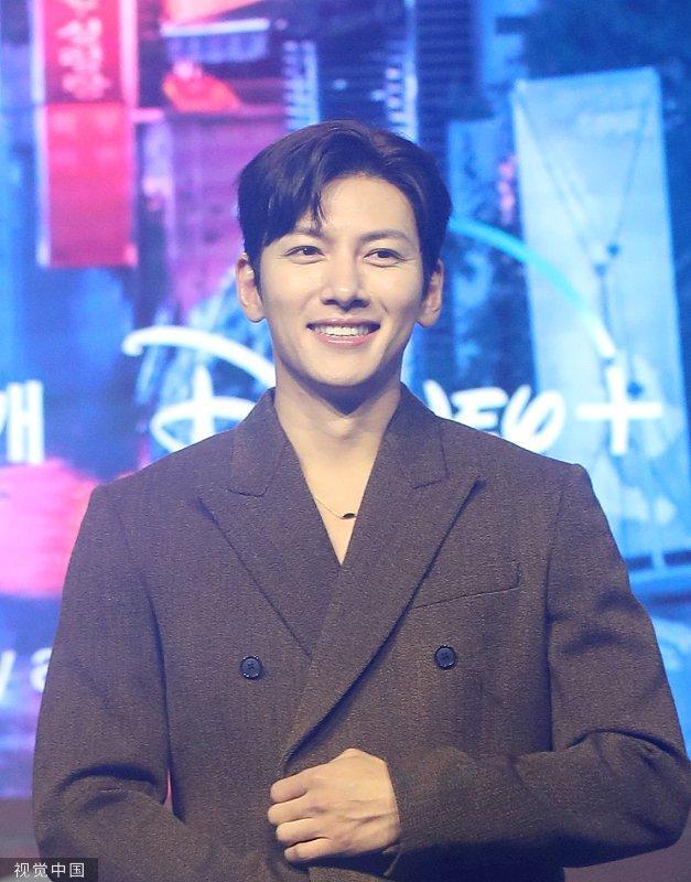 池昌旭韩世美等出席新剧发布会 朝镜头花式比爱心