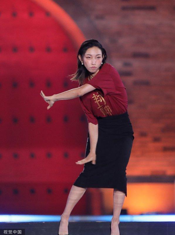 《封神第一部》那尔那茜娜然同框 与武亚凡展示武术动作