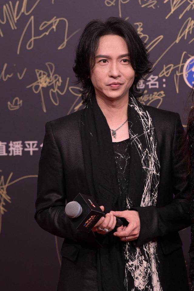 2023微博音乐盛典举行 莫文蔚王嘉尔等亮相红毯星光熠熠
