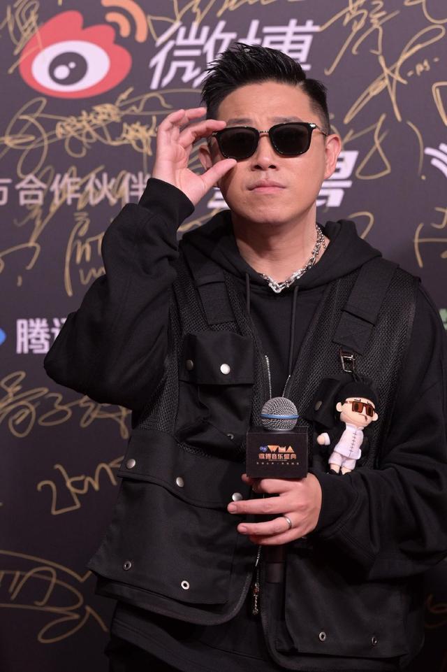2023微博音乐盛典举行 莫文蔚王嘉尔等亮相红毯星光熠熠