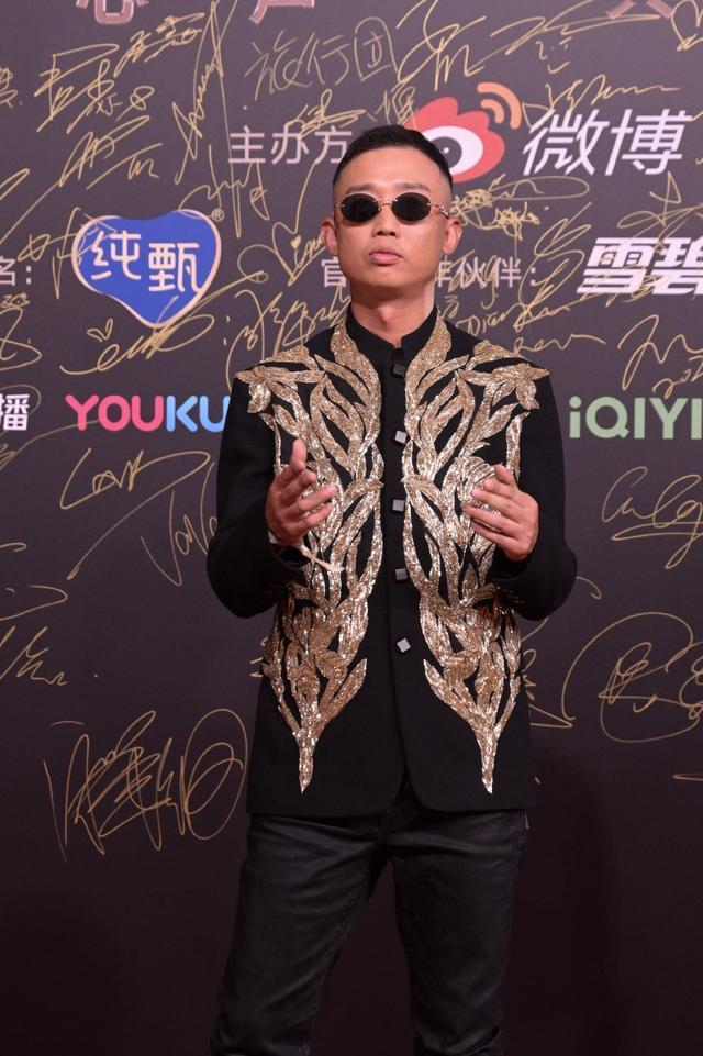 2023微博音乐盛典举行 莫文蔚王嘉尔等亮相红毯星光熠熠