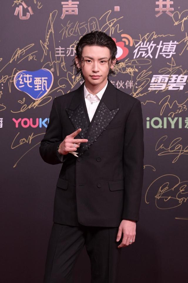 2023微博音乐盛典举行 莫文蔚王嘉尔等亮相红毯星光熠熠