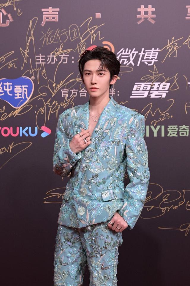2023微博音乐盛典举行 莫文蔚王嘉尔等亮相红毯星光熠熠