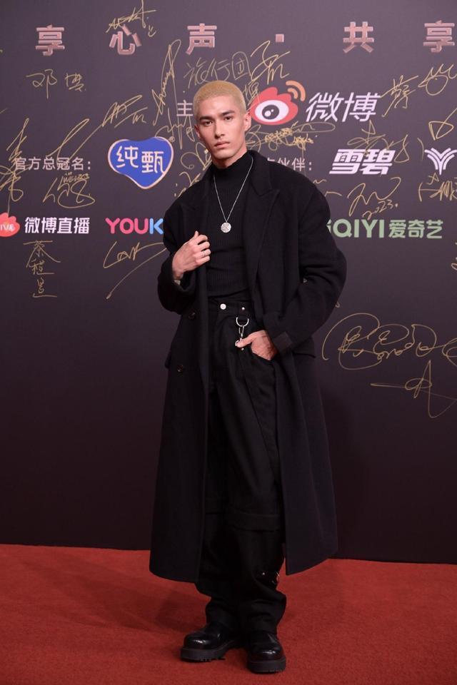 2023微博音乐盛典举行 莫文蔚王嘉尔等亮相红毯星光熠熠