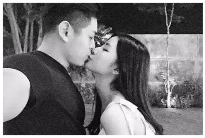 逼婚决裂才2月又有新欢，旧爱崩溃街头爆哭？