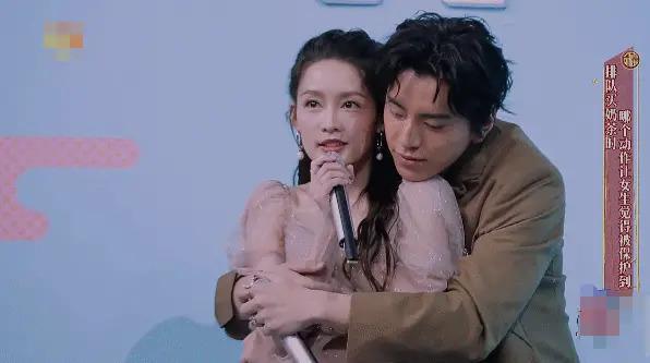 逼婚决裂才2月又有新欢，旧爱崩溃街头爆哭？