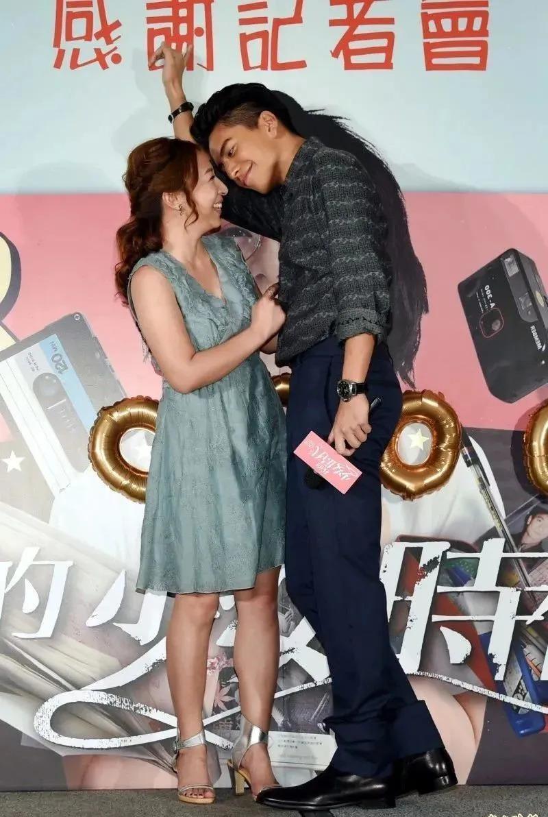 逼婚决裂才2月又有新欢，旧爱崩溃街头爆哭？