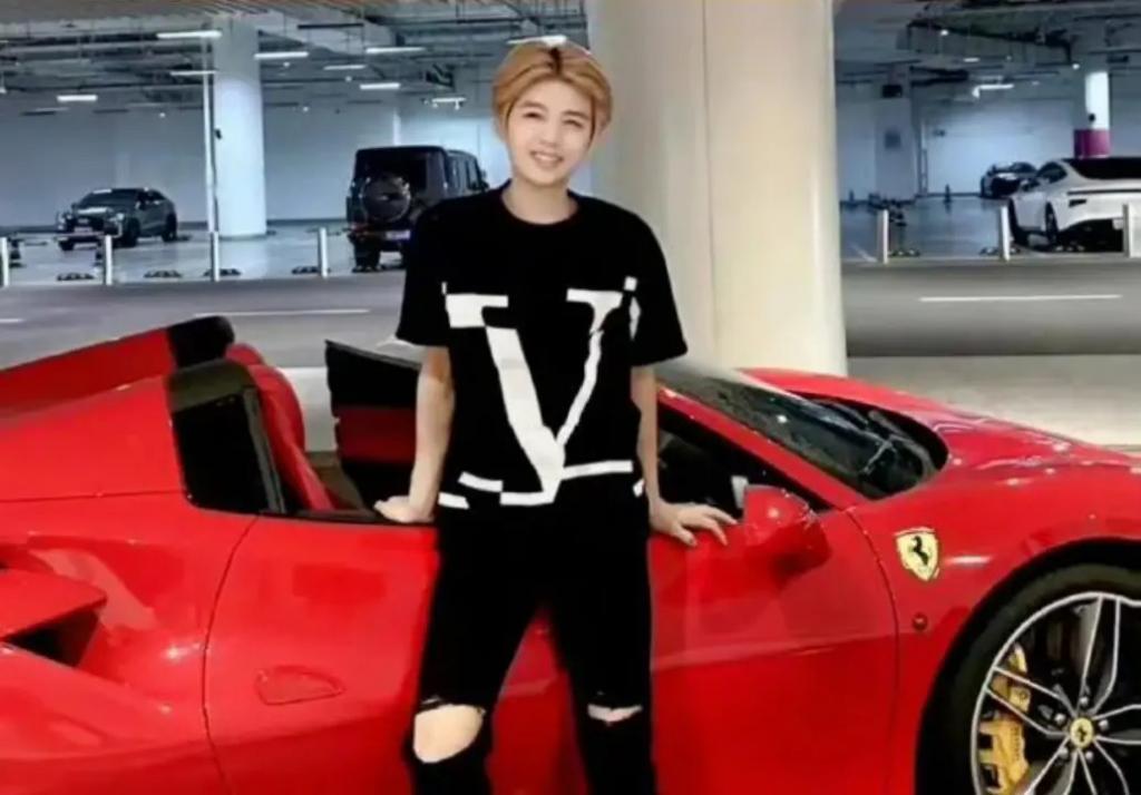 花千万买豪宅！网红蹭上“关晓桶”，前年还在电子厂打工？