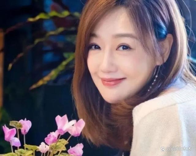 王乐君事件发酵！胡歌过往言论被扒，自曝脚踏两只船还内涵旧爱