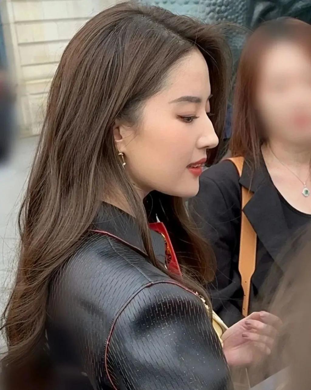 当刘亦菲和倪妮站在一起，我才明白什么叫气质和骨相