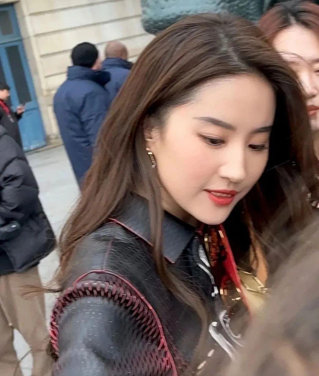 当刘亦菲和倪妮站在一起，我才明白什么叫气质和骨相
