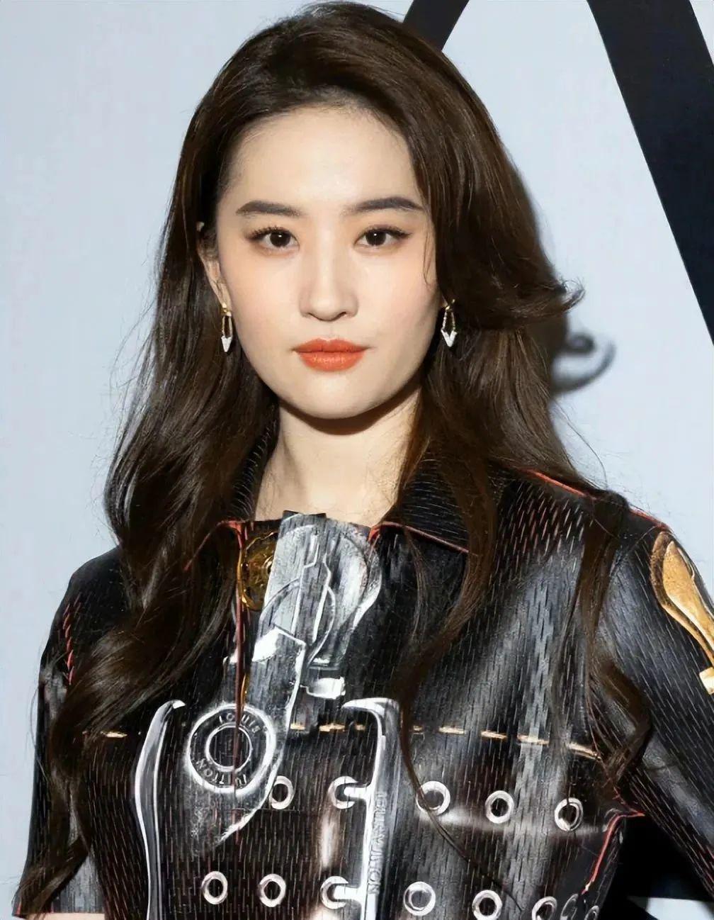 当刘亦菲和倪妮站在一起，我才明白什么叫气质和骨相