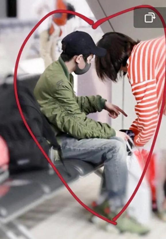 曝王源与女经纪人形影不离，出国留学也带身边，更多细节被扒