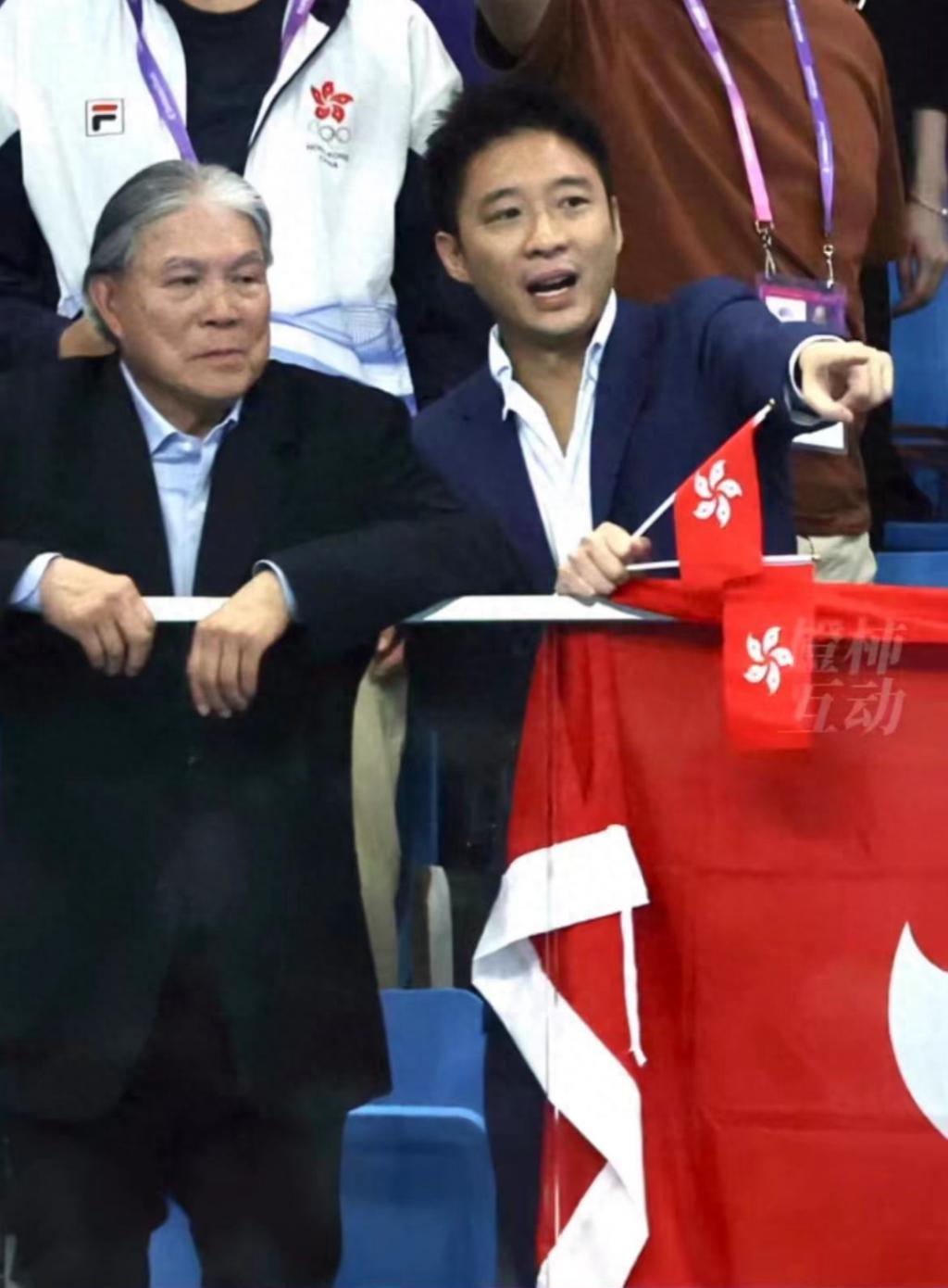 霍启山和父兄围观女子游泳赛，众网友调侃他挑媳妇，忙牵线张雨霏