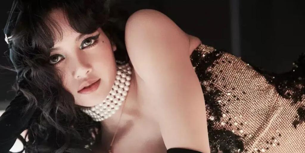 亚洲第一位脱衣舞爱豆，为嫁入豪门她也是拼了？