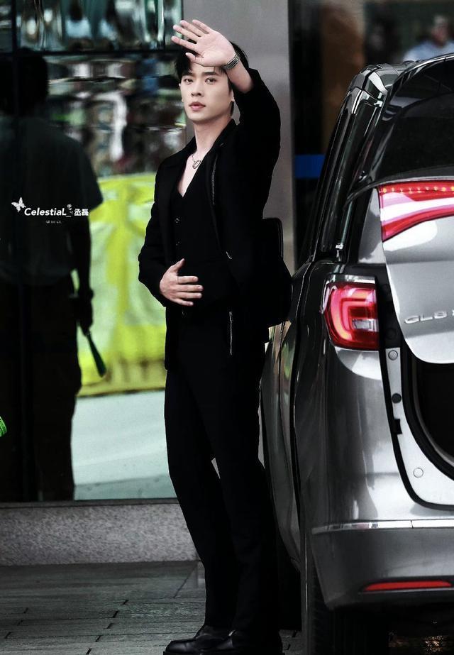 《你好星期六》上班路透 丁程鑫丞磊田嘉瑞等现身活力满满