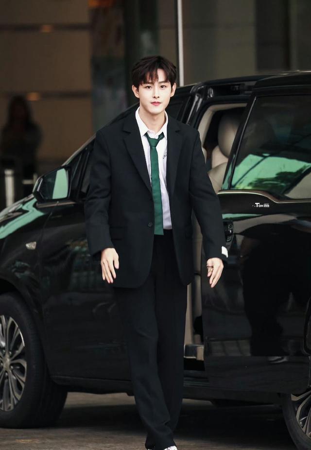 《你好星期六》上班路透 丁程鑫丞磊田嘉瑞等现身活力满满