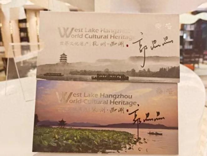 郭晶晶骑共享单车游西湖，素颜和路人合影接地气