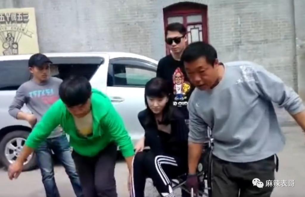 拉胡歌下水反被嘲，干啥呢？