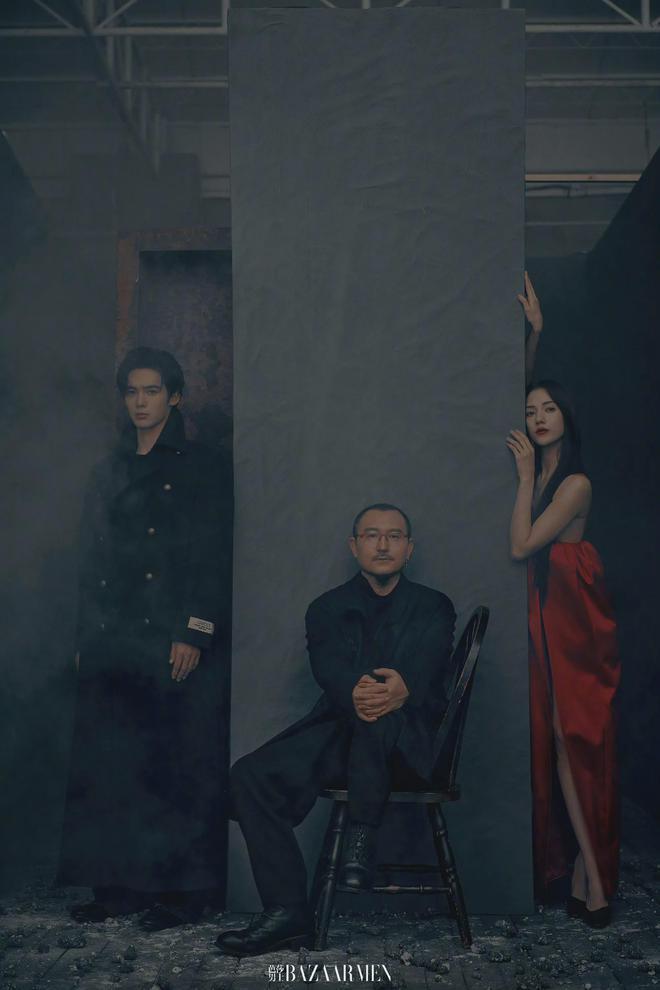 于适娜然合体登《芭莎男士》十月刊封面，男材女貌太配了！