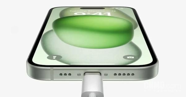 疯了？iPhone 15在印度被零售商加价 最高涨2800元