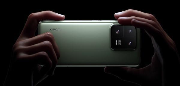 曝小米14系列采用极窄直屏 四微曲屏设计 华为既视感