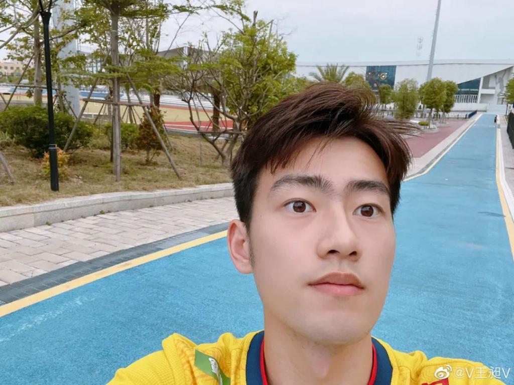 不是你们韩国人怎么还抢我们老公啊？