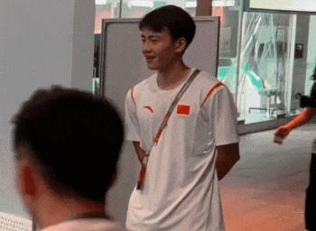 不是你们韩国人怎么还抢我们老公啊？