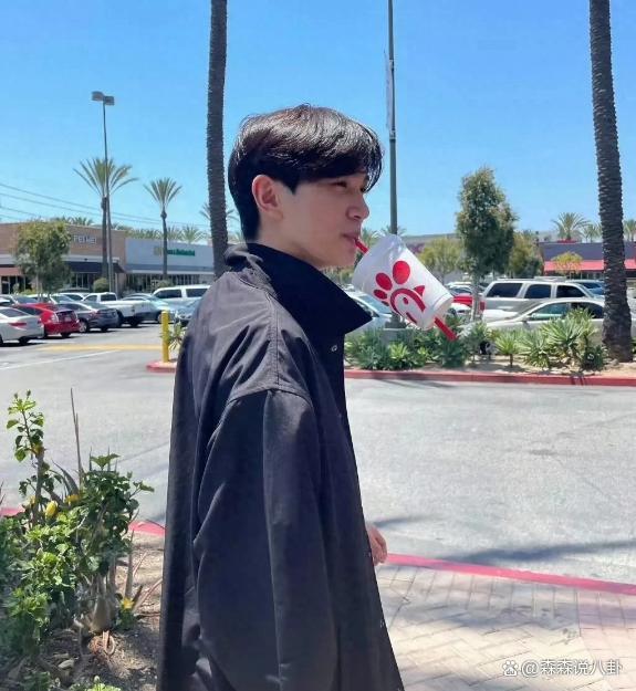 张智霖儿子就辱华行为道歉：我作为中国人要有担当，有错要改