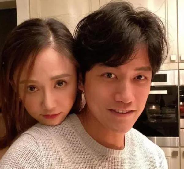 陈乔恩和小9岁老公太甜，男方大方示爱：老婆怎样都美